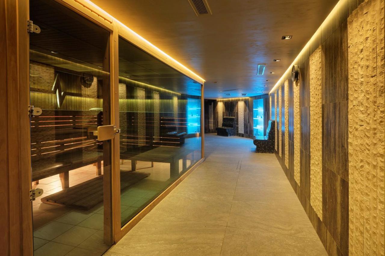 Hotel Emirates Sofia Exteriör bild